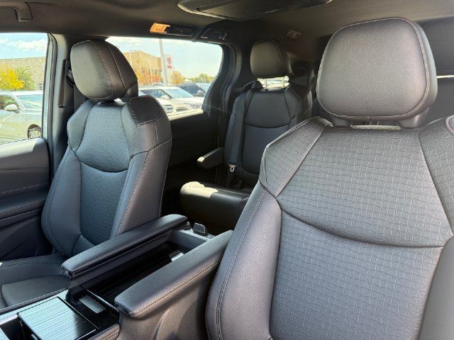 Used 2026 Toyota Sienna XLE Woodland Edition AWD/4WD image 11