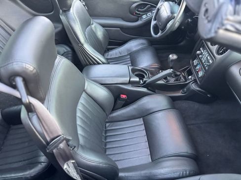 Used 2000 Pontiac Firebird Formula w/ Security Pkg image 15