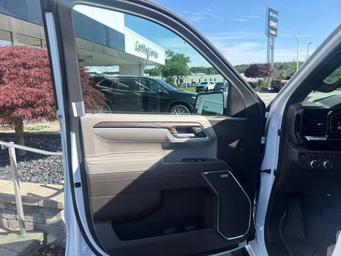 New 2026 GMC Sierra 1500 SLT w/ SLT Premium Plus Package AWD/4WD image 10
