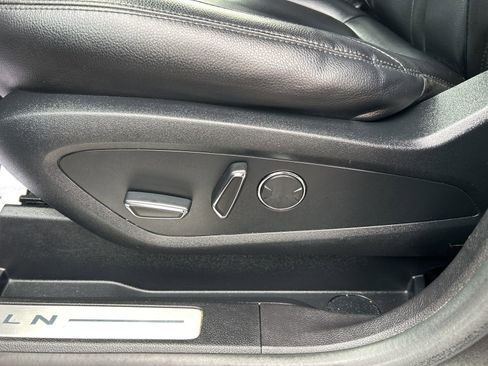 Used 2017 Lincoln MKC Premiere image 22