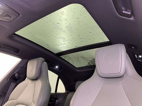 Certified 2025 Porsche Macan 4 Electric AWD/4WD image 18