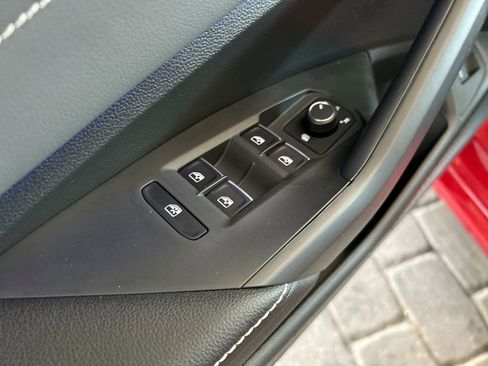 Certified 2025 Volkswagen Jetta SEL image 11