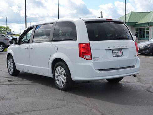 Used 2018 Dodge Grand Caravan SE w/ UConnect Hands-Free Group FWD image 5