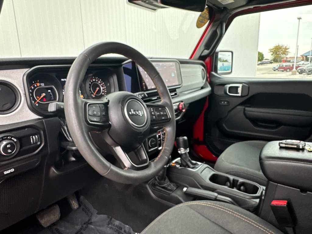 Used 2024 Jeep Gladiator Sport AWD/4WD image 15