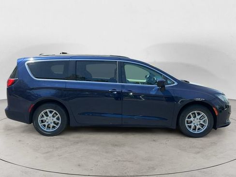 Used 2020 Chrysler Voyager LX w/ Cold Weather Group FWD image 6