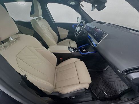 Used 2025 BMW X3 xDrive30i w/ Premium Package image 28