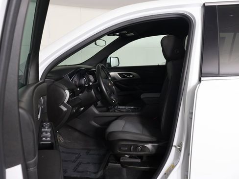 Used 2023 Chevrolet Traverse LT w/ LPO, Floor Liner Package image 31