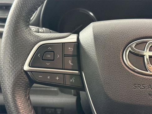 Certified 2022 Toyota Sienna Limited image 18