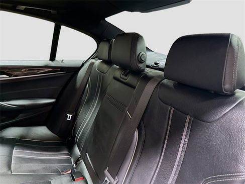 Used 2018 BMW 540i xDrive image 27