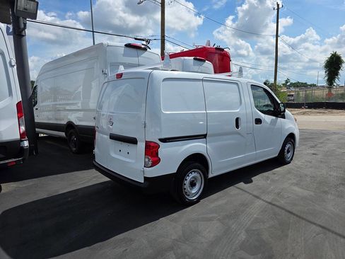 Used 2020 Nissan NV200 S image 7