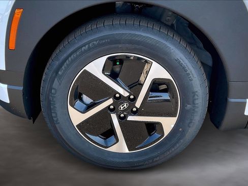 New 2026 Hyundai Ioniq 9 SE image 13