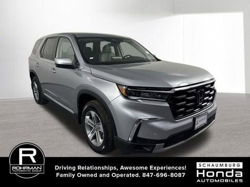Used 2025 Honda Pilot EX-L image 3