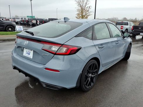 Used 2023 Honda Civic Sport image 3