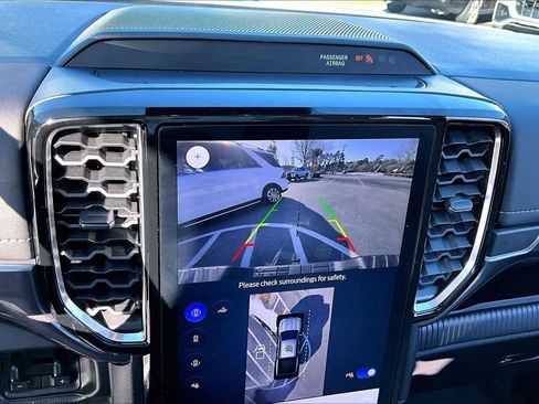 Used 2025 Ford Ranger Lariat w/ Chrome Accent Package image 25