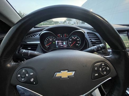 Used 2018 Chevrolet Impala Premier w/ Premier Confidence Package FWD image 12