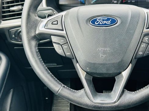 Used 2018 Ford Edge SEL w/ Equipment Group 201A FWD image 14