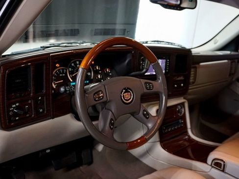 Used 2004 Cadillac Escalade EXT AWD/4WD image 45