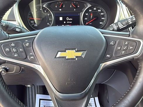 Used 2022 Chevrolet Equinox LT image 25