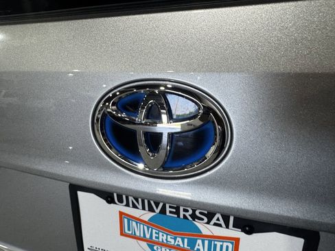 Used 2023 Toyota Highlander LE AWD/4WD image 32