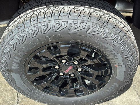 New 2026 GMC Canyon Elevation w/ Convenience Package RWD image 12