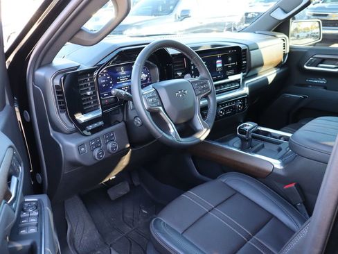 Used 2025 Chevrolet Silverado 1500 High Country w/ Midnight Edition image 18