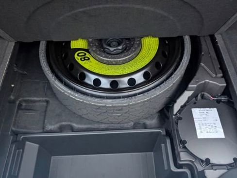 Used 2021 Audi e-tron Prestige image 14