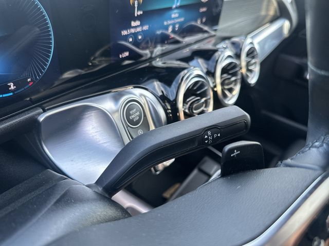 Used 2023 Mercedes-Benz GLB 250 4MATIC w/ Premium Package image 23