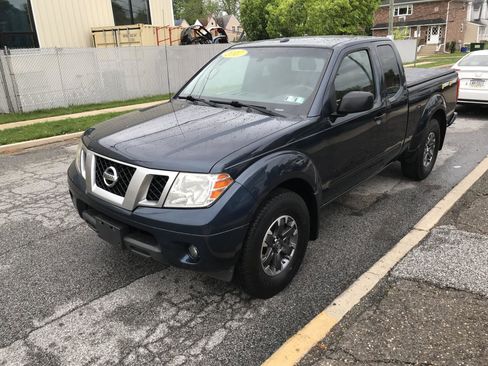 Used 2017 Nissan Frontier SV RWD image 4