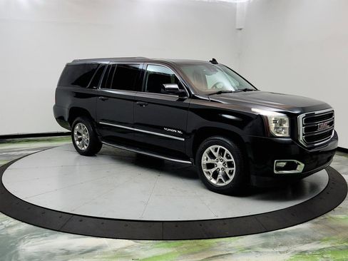 Used 2020 GMC Yukon XL SLT RWD image 3