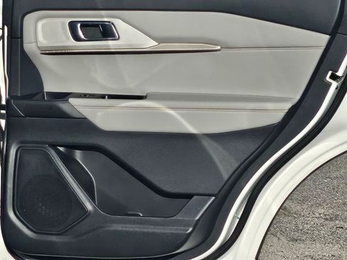 New 2026 Ford Explorer Active w/ Active Comfort Package image 32