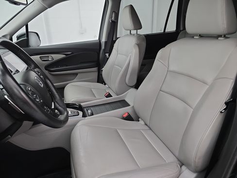 Used 2016 Honda Pilot Touring image 16