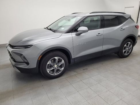 Used 2024 Chevrolet Blazer LT w/ Convenience Package FWD image 2