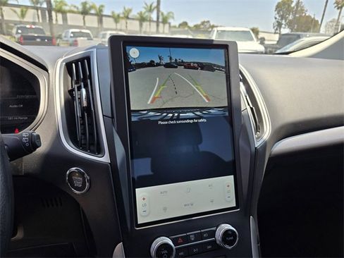 Used 2024 Ford Edge SE image 12