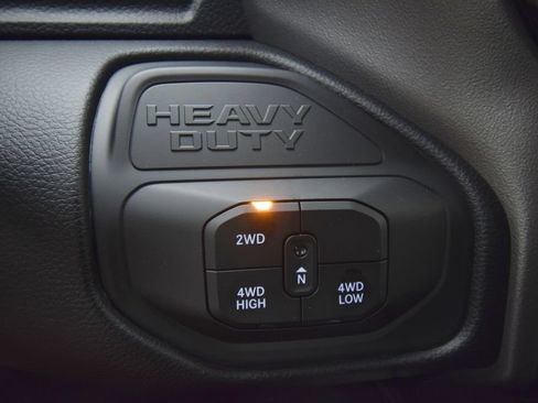 New 2026 RAM 2500 Laramie AWD/4WD image 23