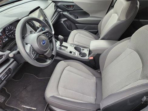 Used 2024 Subaru Crosstrek 2.0i Premium image 9