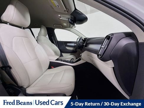 Used 2019 Volvo XC40 T5 Momentum AWD/4WD image 31