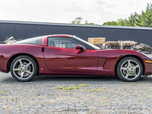 Used 2007 Chevrolet Corvette Coupe w/ Preferred Equipment Group RWD image 19