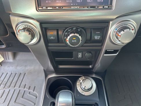 Used 2014 Toyota 4Runner SR5 Premium image 25