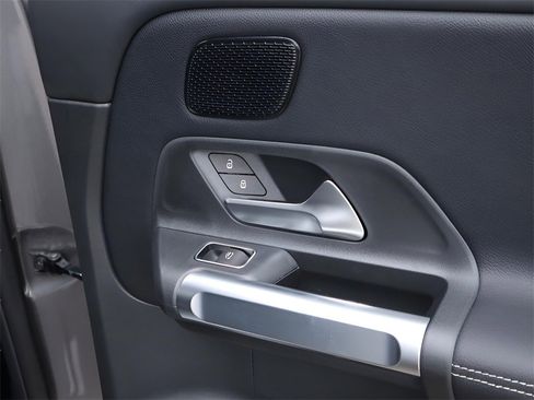 New 2026 Mercedes-Benz GLB 250 4MATIC image 17