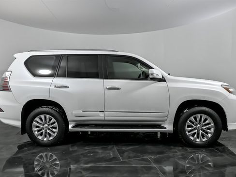 Used 2018 Lexus GX 460 image 12