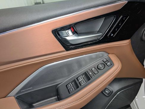 Certified 2025 Acura MDX SH-AWD w/ Technology Package image 42