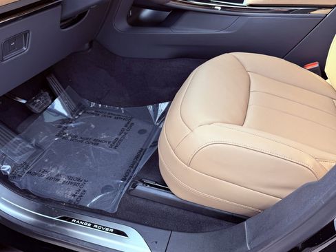 New 2026 Land Rover Range Rover Sport SE image 16