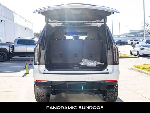 Used 2026 Cadillac Escalade Platinum Sport w/ LPO, Floor Liner Package image 9