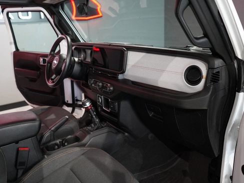Used 2024 Jeep Wrangler Sport image 75