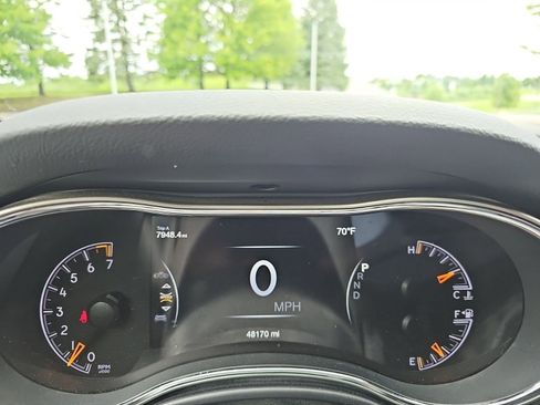 Used 2018 Jeep Grand Cherokee Altitude AWD/4WD image 23