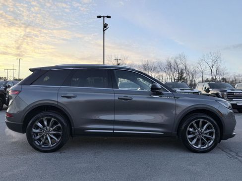 Used 2021 Lincoln Corsair AWD w/ Premium Package image 4