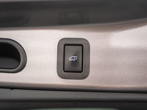Used 2016 Toyota Highlander Limited Platinum AWD/4WD image 12