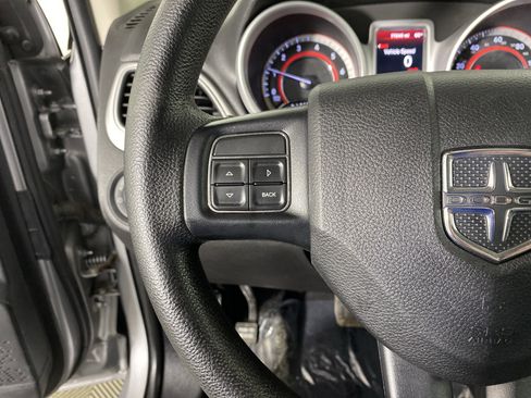 Used 2020 Dodge Journey SE FWD image 19