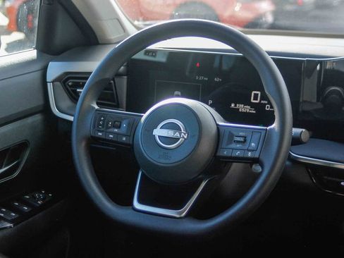 Certified 2025 Nissan Kicks S image 16