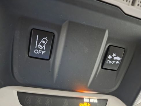 Used 2023 Subaru Forester AWD/4WD image 16